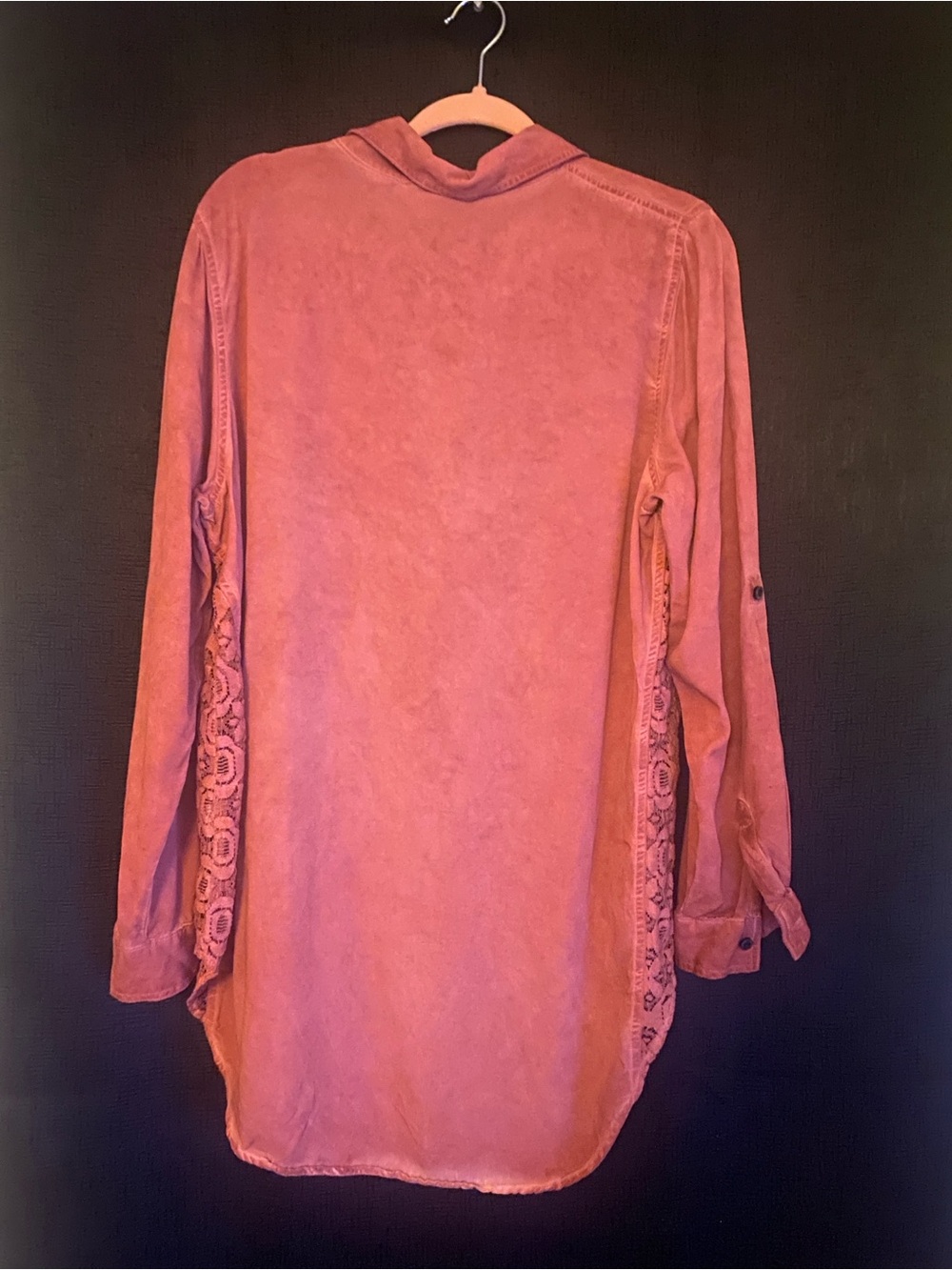 Indigo Thread Co. - Washed Rose Button-Front Shirt with Lace Side Panels size XL - Picture 4 of 4